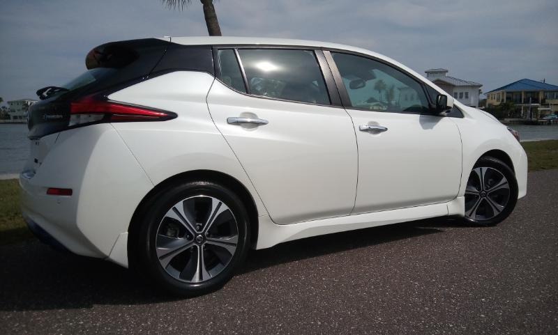Nissan Leaf SV 2020