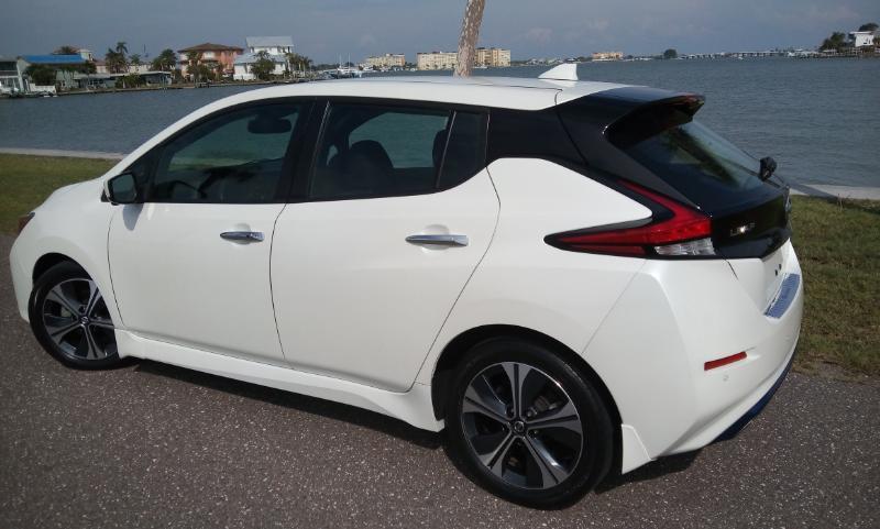 Nissan Leaf SV 2020