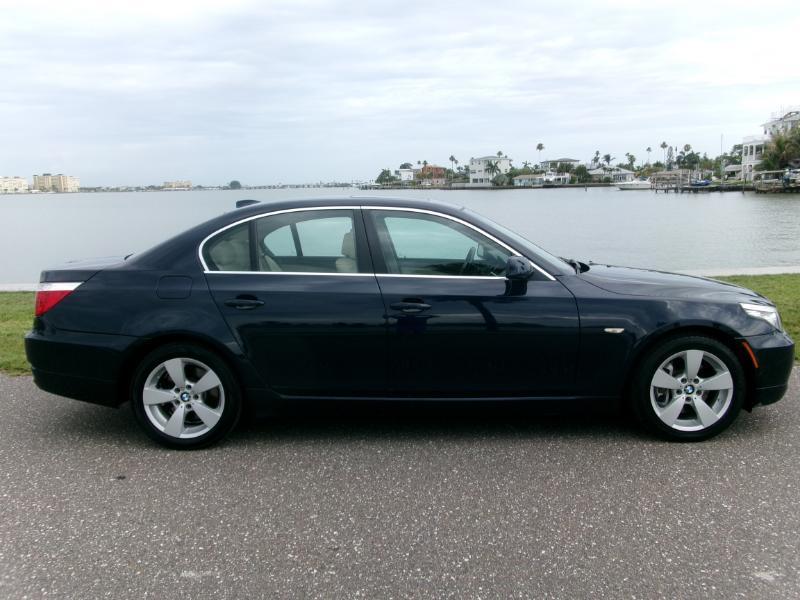 BMW 5-Series 528xi 2008