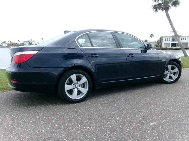 BMW 5-Series 528xi 2008
