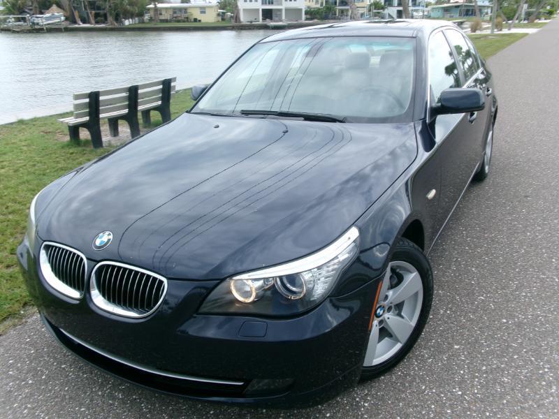 BMW 5-Series 528xi 2008