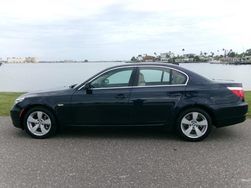 BMW 5-Series 528xi 2008