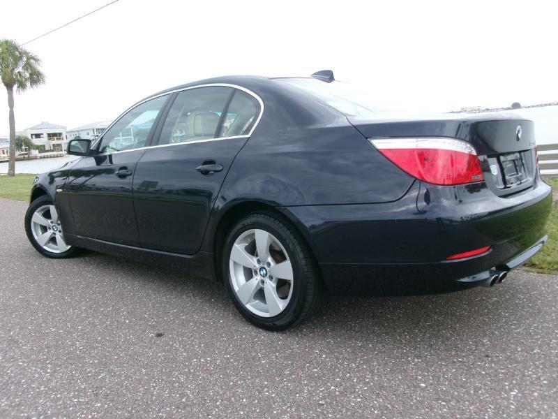 BMW 5-Series 528xi 2008