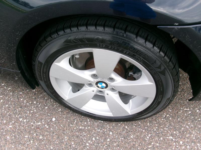 BMW 5-Series 528xi 2008