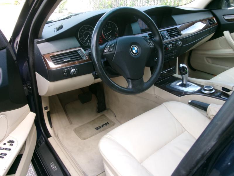 BMW 5-Series 528xi 2008