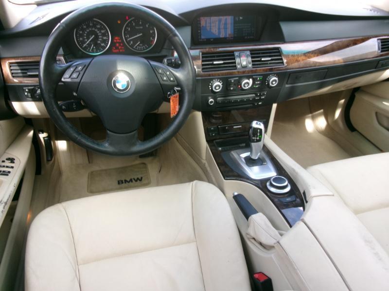 BMW 5-Series 528xi 2008