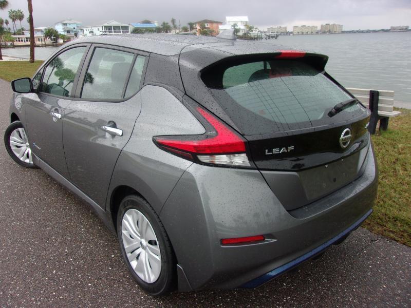 Nissan Leaf S 2022