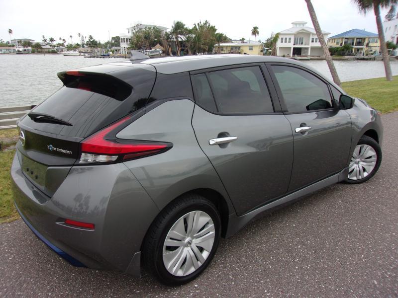 2022 Nissan LEAF S - Photo 8