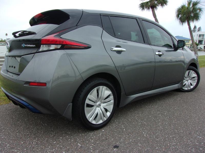 2022 Nissan LEAF S - Photo 9