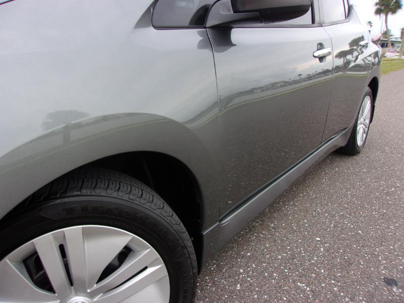 2022 Nissan LEAF S - Photo 14