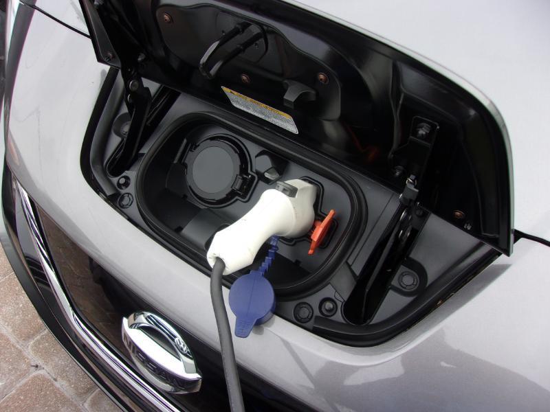 2022 Nissan LEAF S - Photo 23