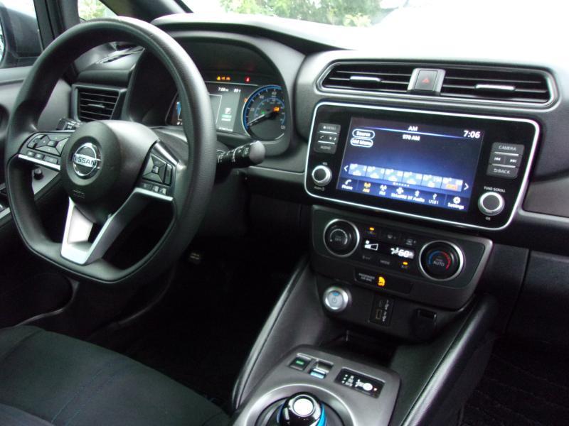 2022 Nissan LEAF S - Photo 32