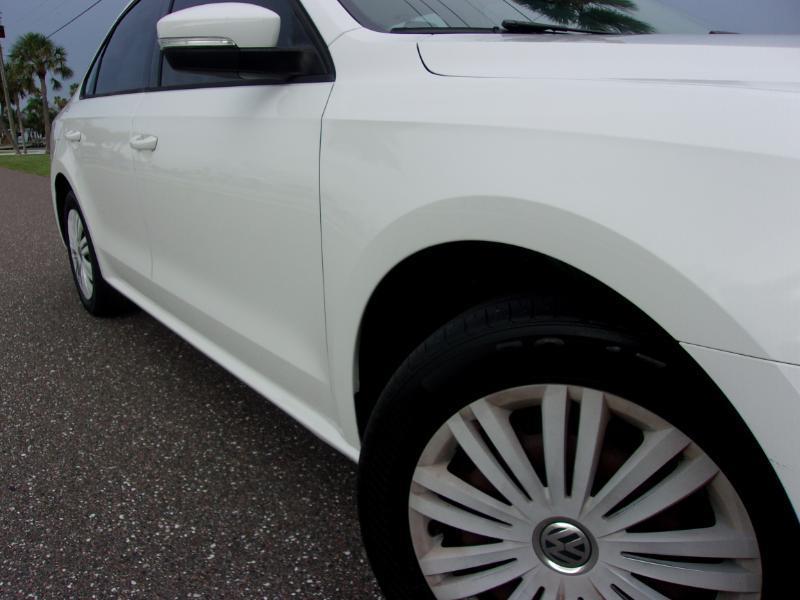 Volkswagen Passat 1.8T S AT 2014