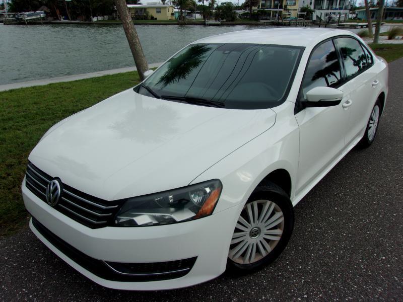 Volkswagen Passat 1.8T S AT 2014