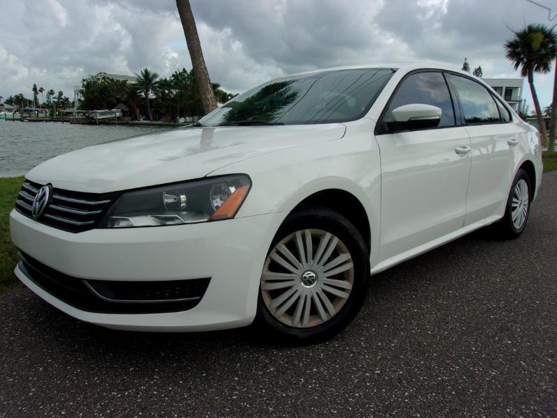 Volkswagen Passat 1.8T S AT 2014
