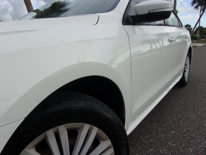 Volkswagen Passat 1.8T S AT 2014
