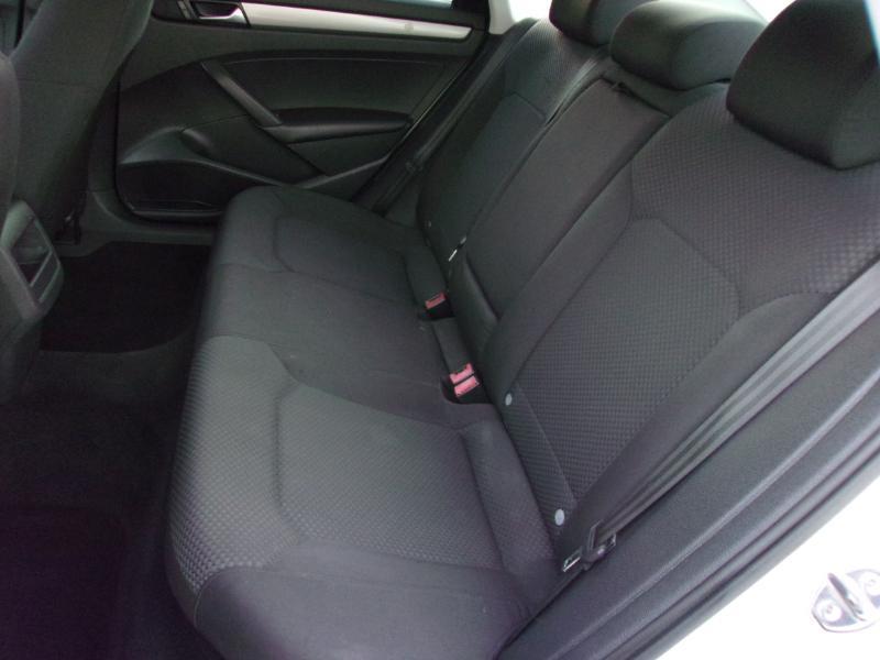 Volkswagen Passat 1.8T S AT 2014