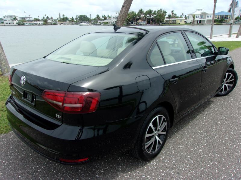 Volkswagen Jetta 1.4T SE Manual 2017