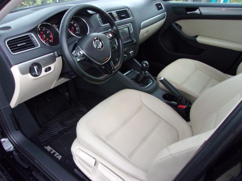 Volkswagen Jetta 1.4T SE Manual 2017