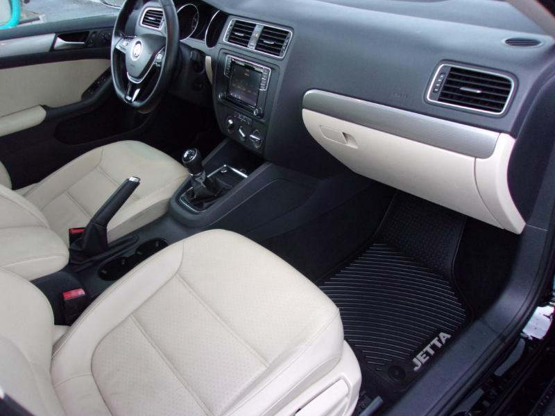Volkswagen Jetta 1.4T SE Manual 2017