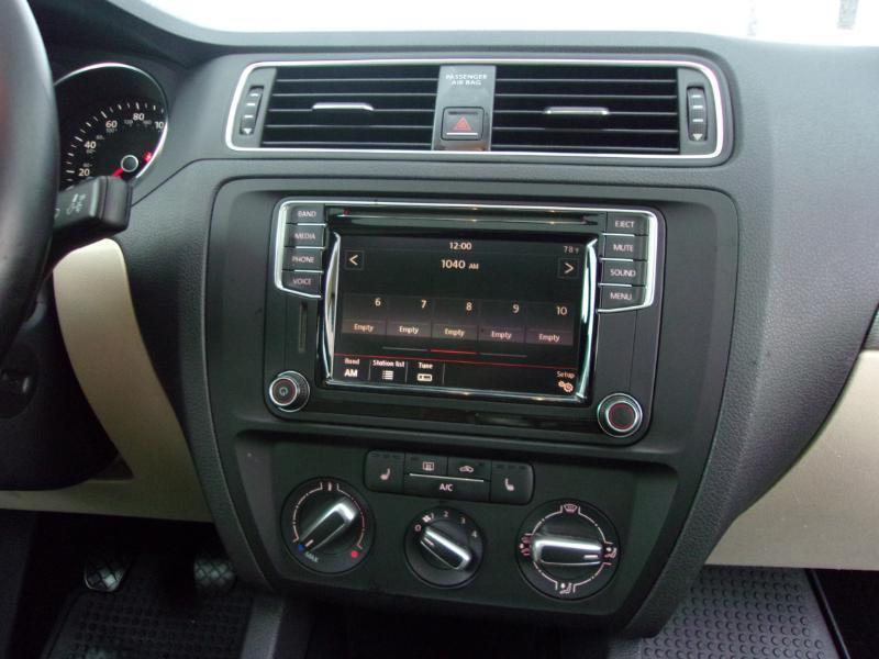 Volkswagen Jetta 1.4T SE Manual 2017