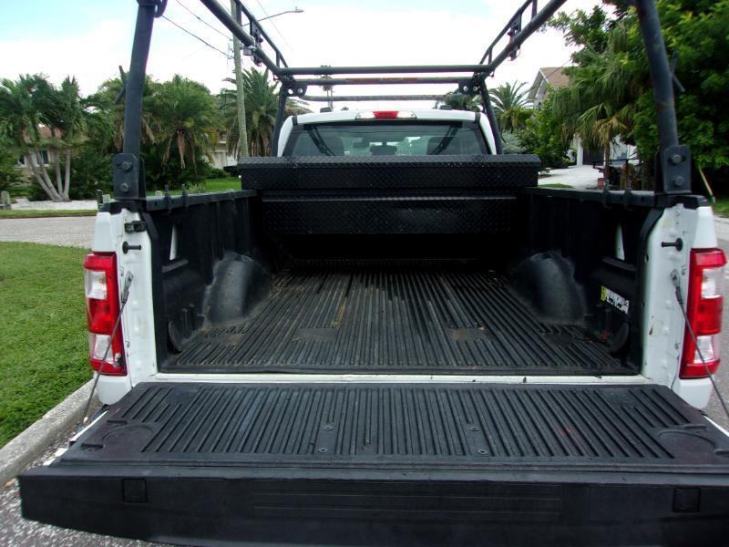 Ford F-150 XL 2WD Reg Cab 8' Box 2023