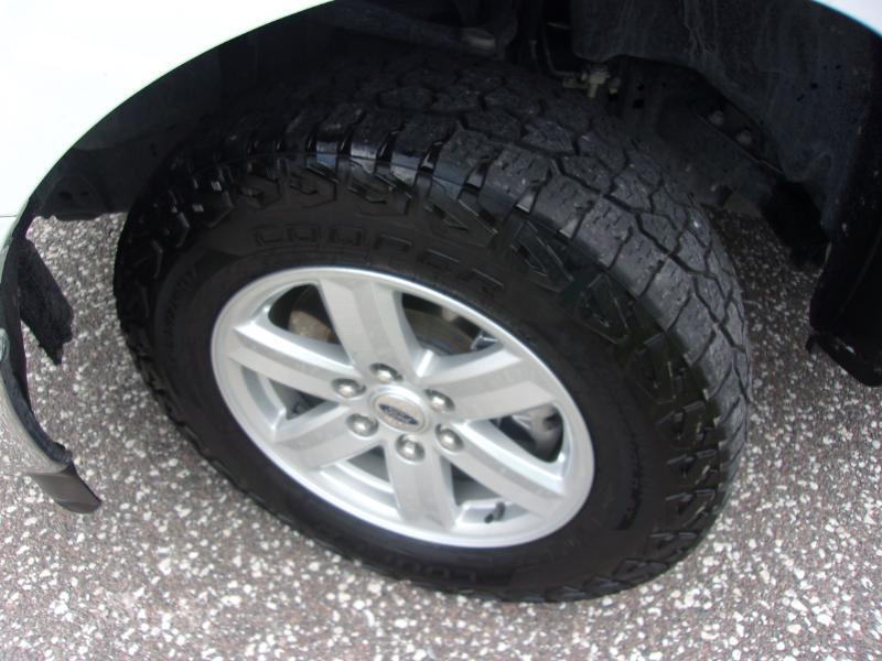 Ford F-150 XL 2WD Reg Cab 8' Box 2023