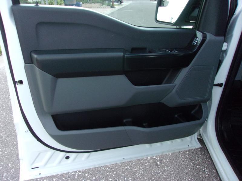 Ford F-150 XL 2WD Reg Cab 8' Box 2023