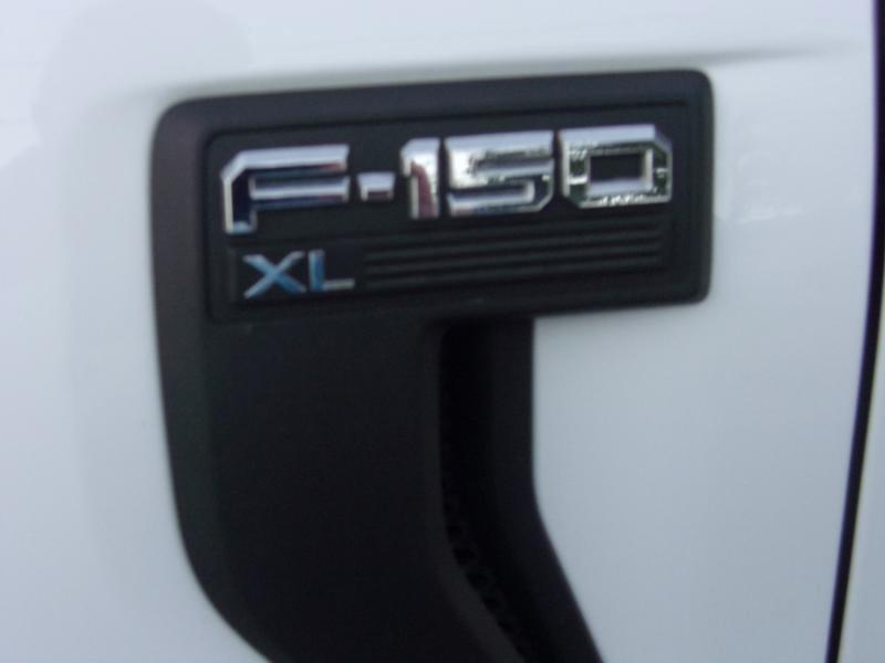 Ford F-150 XL 2WD Reg Cab 8' Box 2023