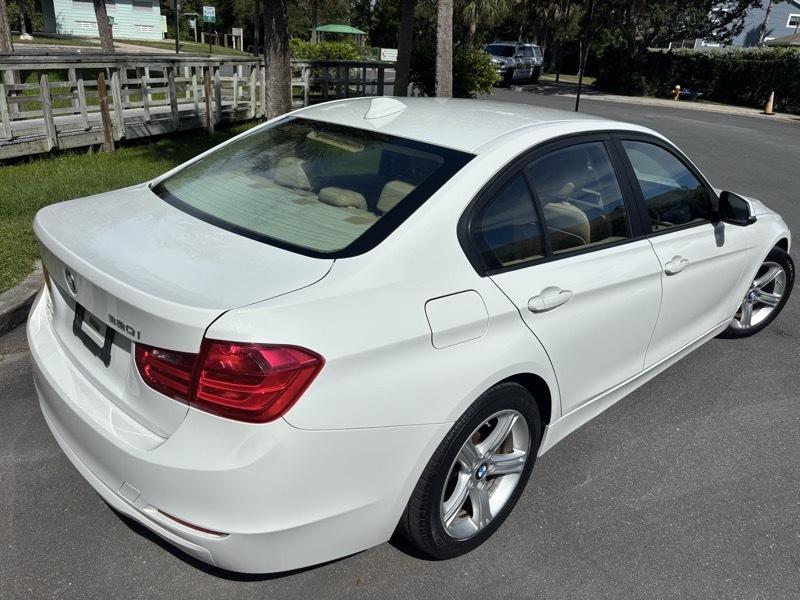 BMW 3-Series 320i Sedan 2015