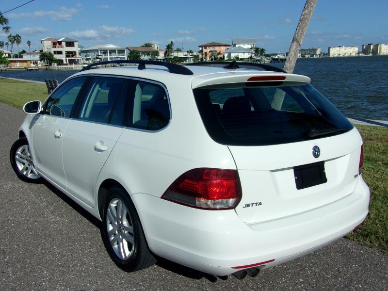 Volkswagen Jetta SportWagen 2.0L TDI 2013