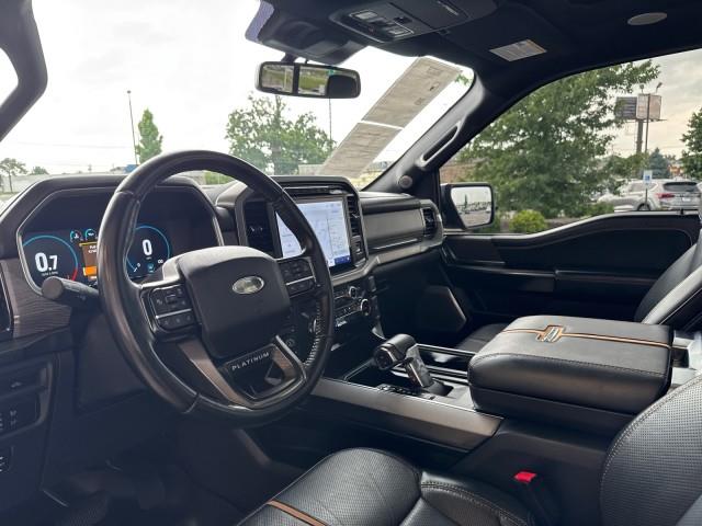2022 Ford F-150 Platinum photo 11