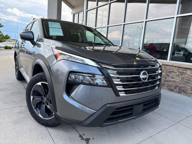 2024 Nissan Rogue SV's photo