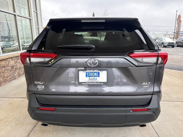 2024 Toyota RAV4 XLE photo 2