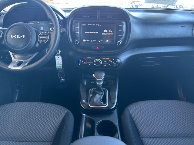 2024 Kia Soul LX - Photo 8