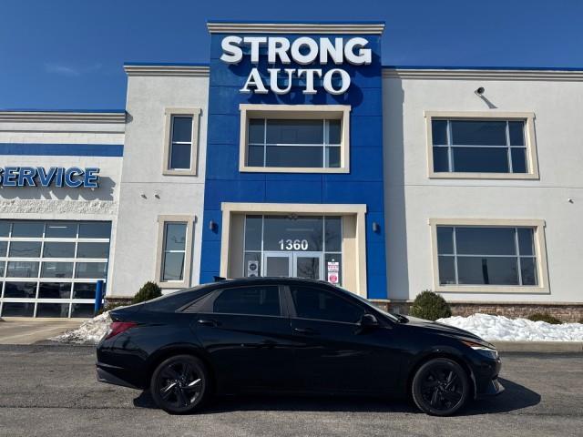 Hyundai Elantra  2022