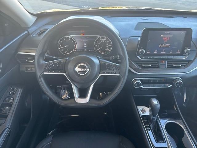 Nissan Altima  2024