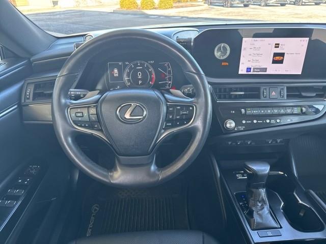 Lexus ES 250  2023
