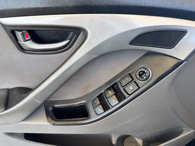 Hyundai Elantra  2015