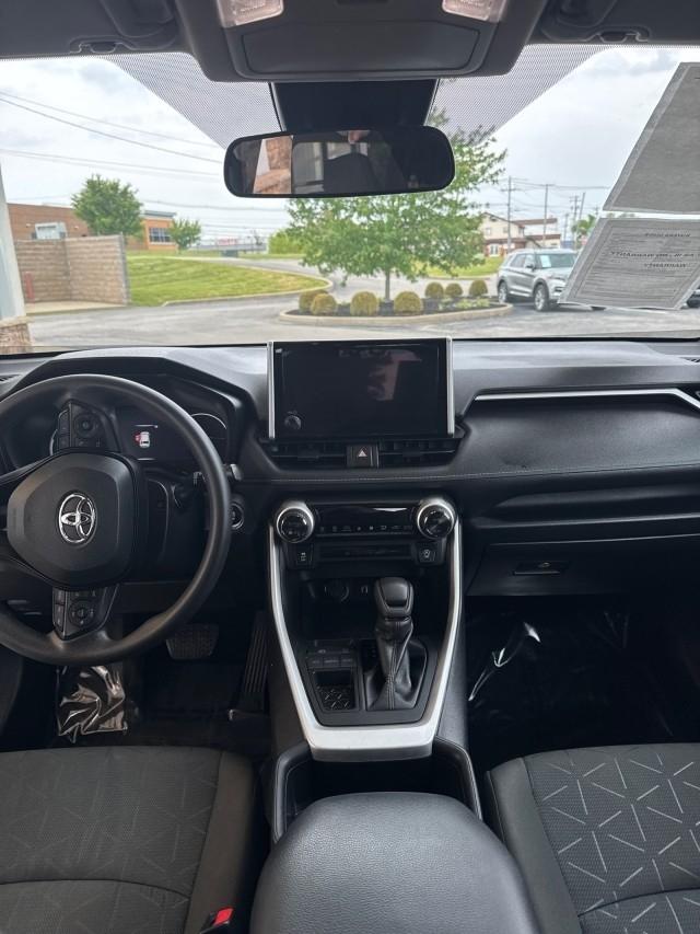 Toyota RAV4  2024