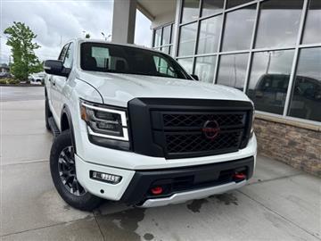 2024 Nissan Titan 