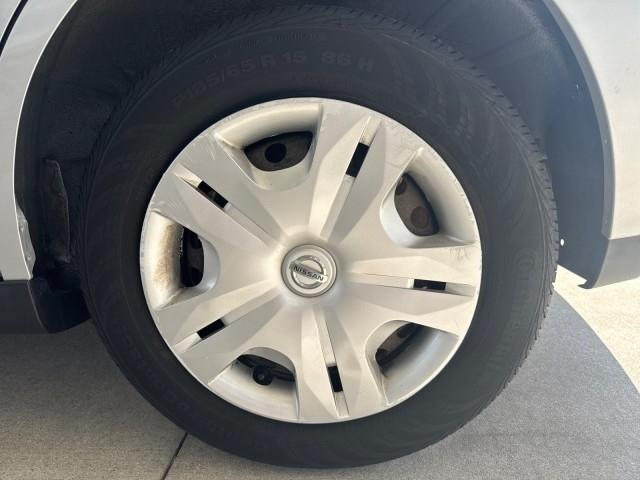 Nissan Versa  2012