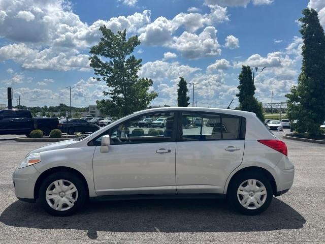 Nissan Versa  2012