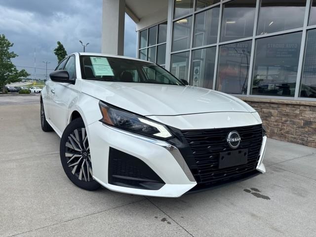 Nissan Altima  2024
