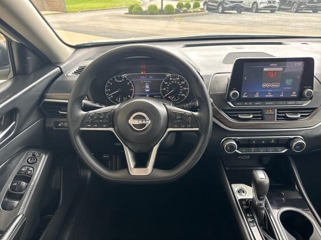 Nissan Altima  2024