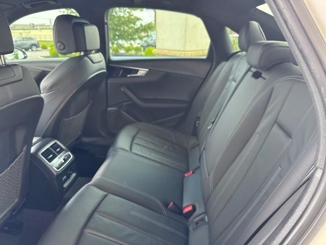 Audi A4  2023