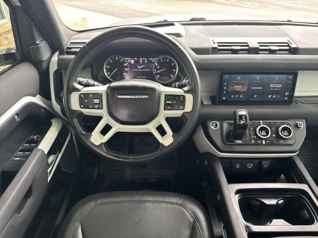 Land Rover Defender  2023