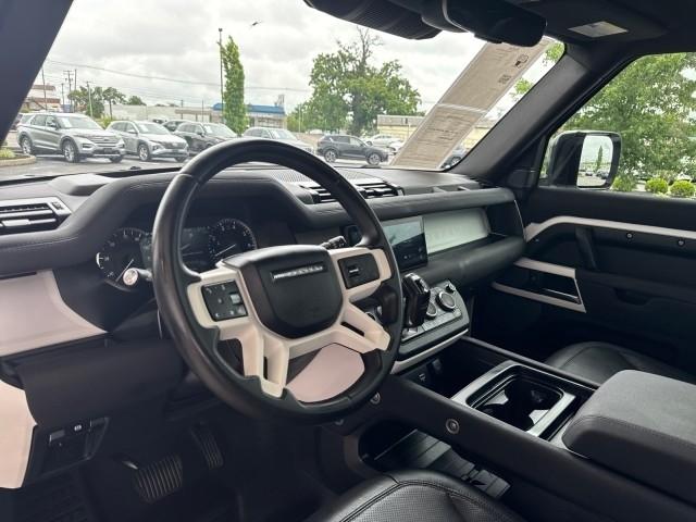 Land Rover Defender  2023