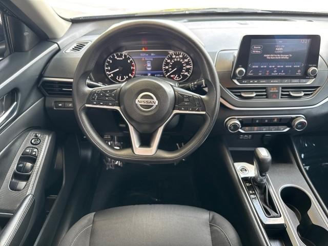 Nissan Altima  2022