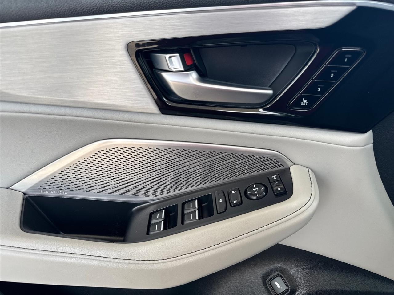 Acura MDX  2022
